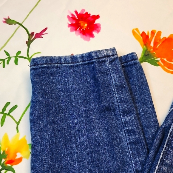 HUDSON Krista Super Skinny Denim - Picture 4 of 10